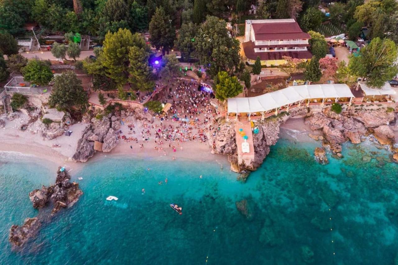 Hotel Queen Vasilika Dhërmi Exterior foto